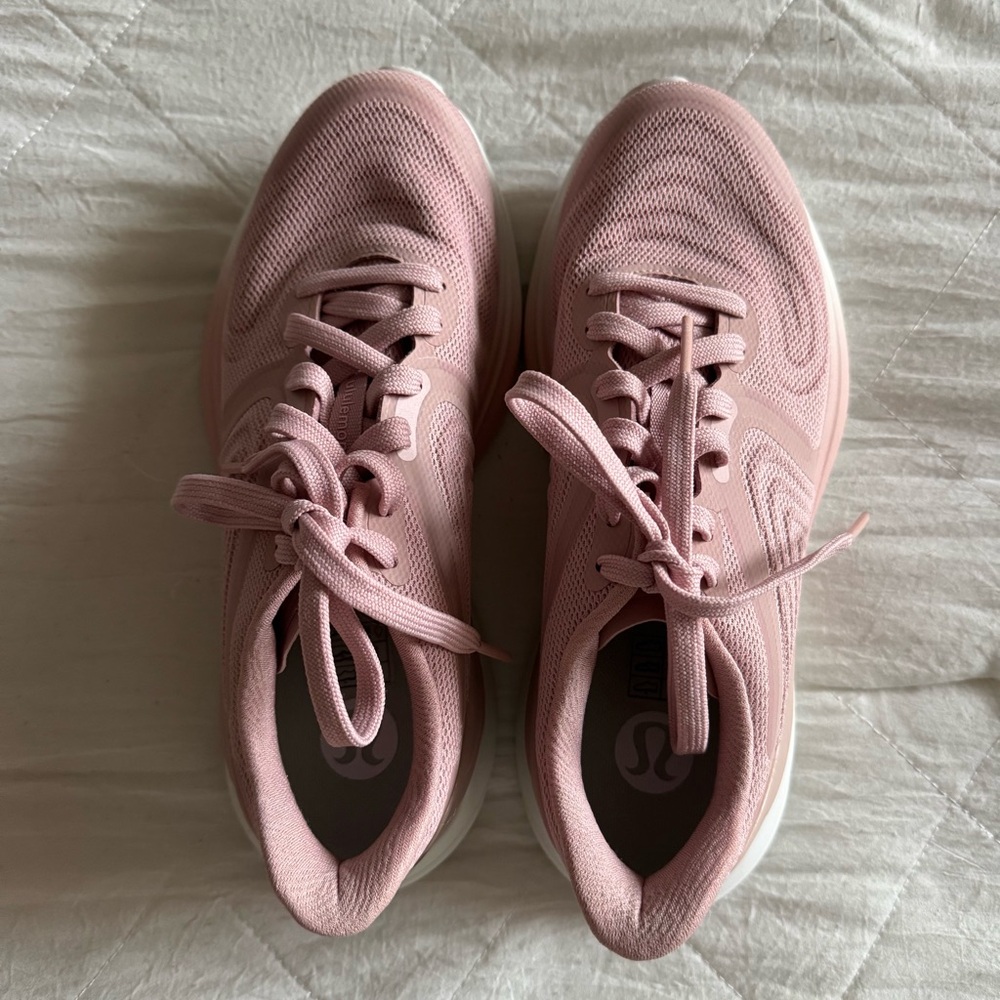 Lululemon Women’s Blissfeel 2 Running Shoes | Size US 7 | Light Pink